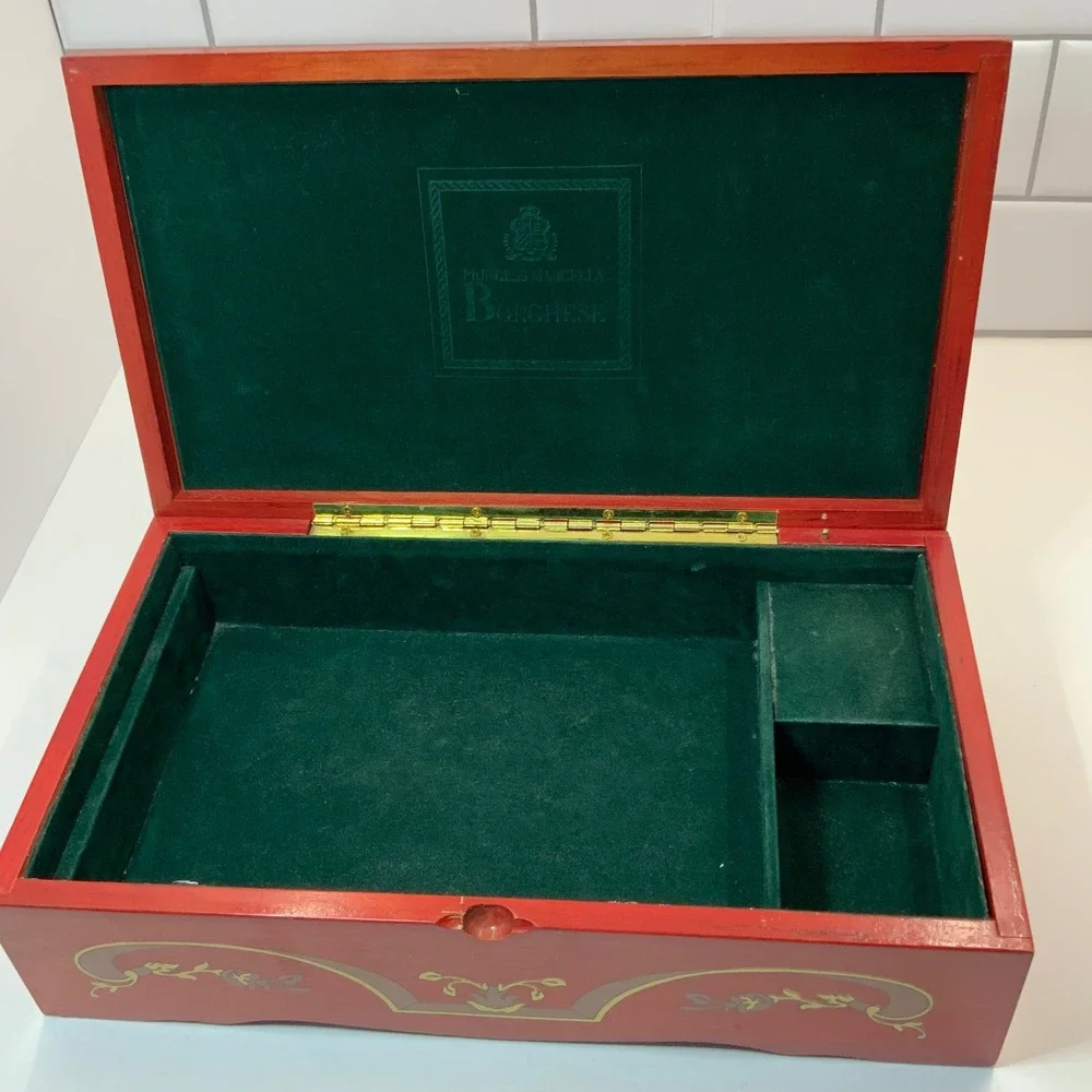 Vintage Princess Marcella Borghese Red Wooden Musical‎ Jewelry Box Green Velvet